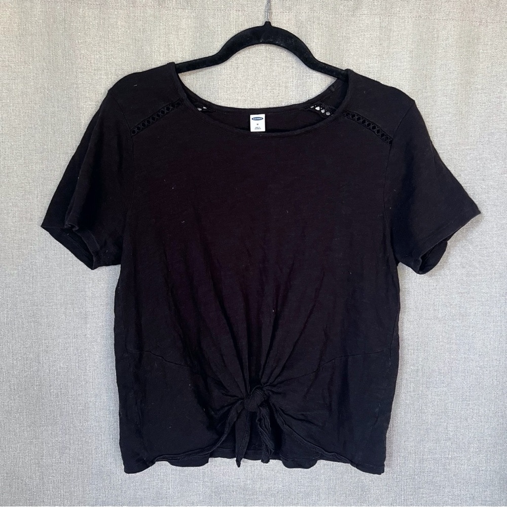 Old Navy Black Short Sleeve Top with Front Tie Knot and Cut Out Detail Size M